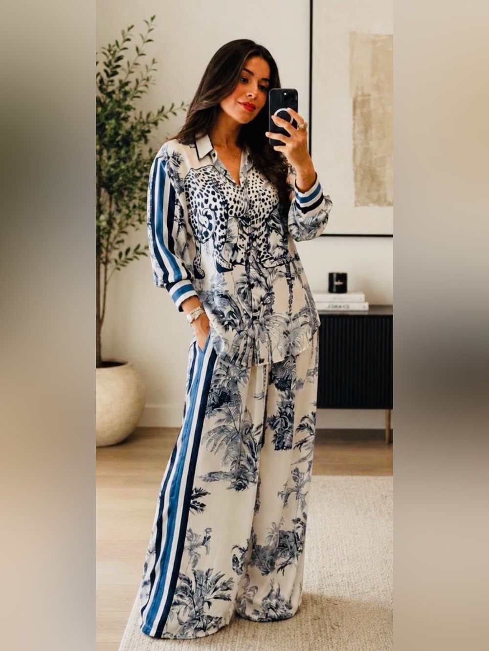 Women’s Blue and White Printed Pajama Set